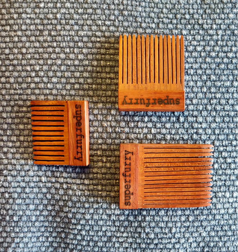 PADAUK WOOD COMB